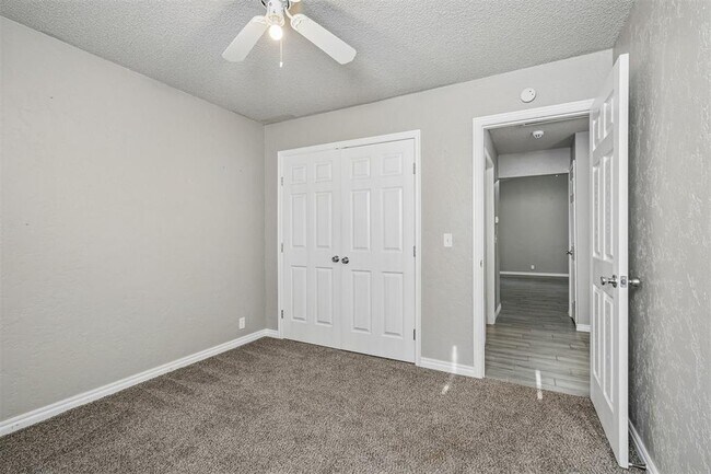 Building Photo - 217 Cypress Dr