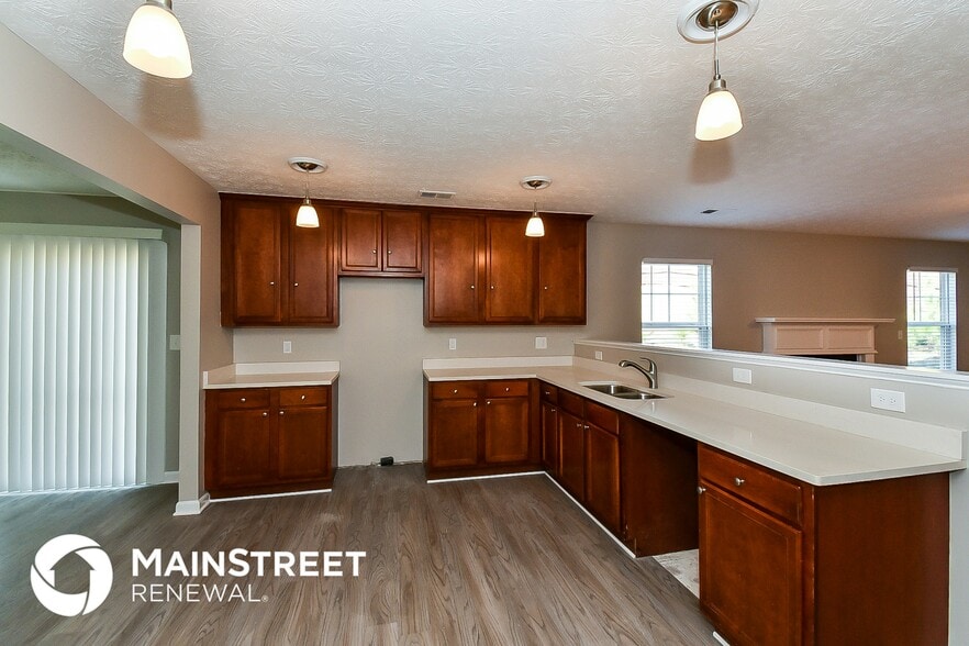 Building Photo - 5000 Cardinal Ct