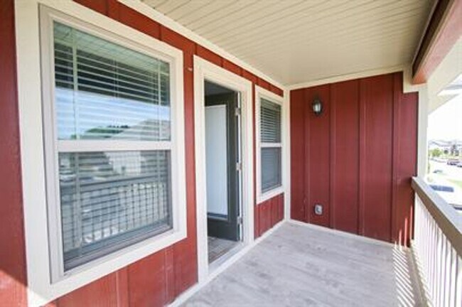 Building Photo - The Perfect Rental in Rupple Meadows!