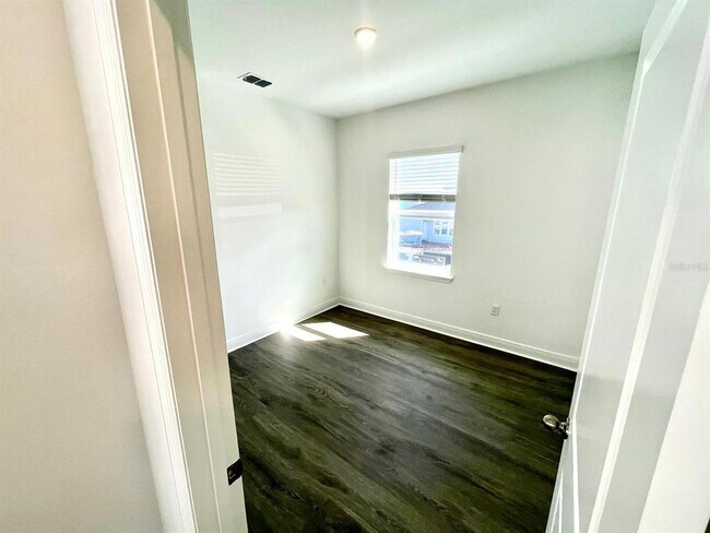 Building Photo - 3082 Voyager Ave