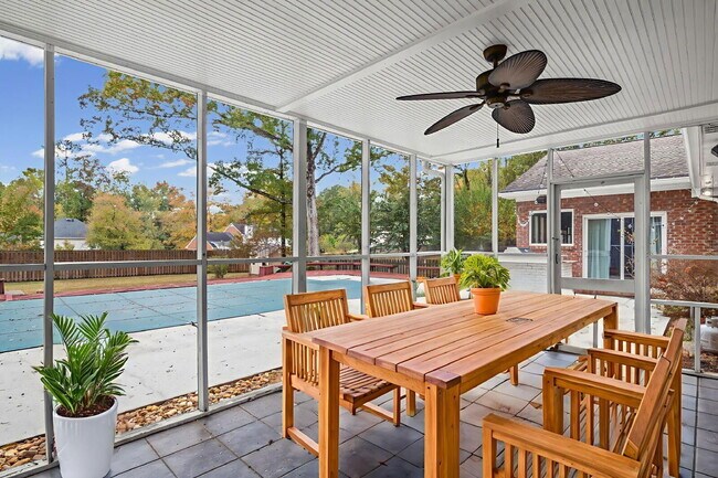 Building Photo - 815 Sudbury Rd NE