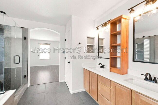 Building Photo - 2057 Alpine Dr