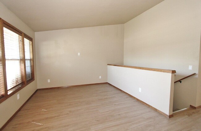 Building Photo - Single-Level w/BG Home in a Quiet Neighbor...