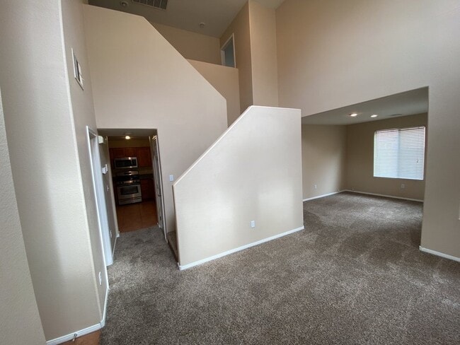 Building Photo - Stunning 3-bedroom, 2.5-bathroom rental