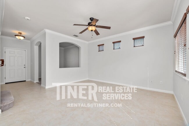 Building Photo - 1707 Grey Bunny Dr