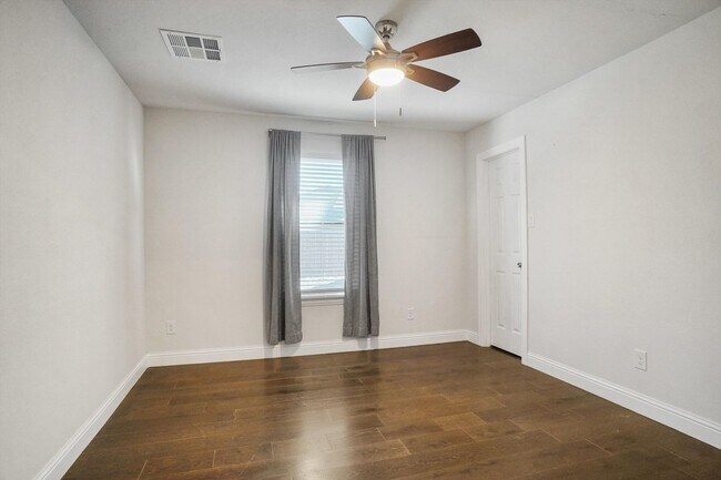 Building Photo - Updated 3 Bedroom in Azle