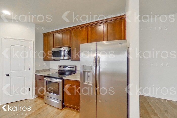 Building Photo - 1743 Park Place Dr