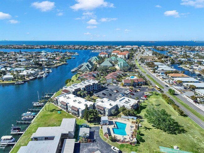 Building Photo - 1028 Apollo Beach Blvd