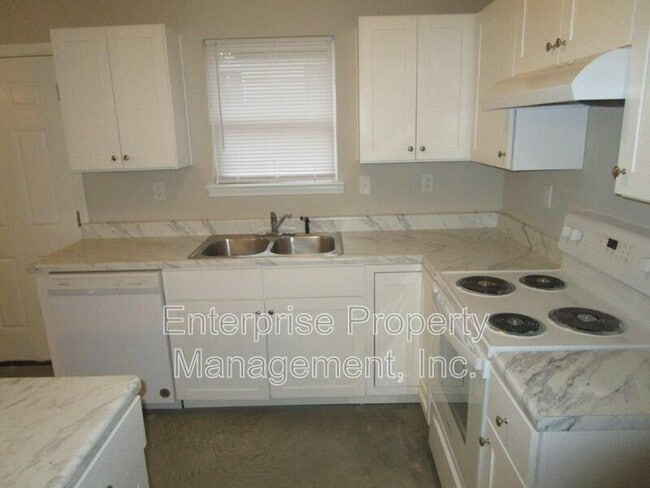 Building Photo - 3490 Ardmore St