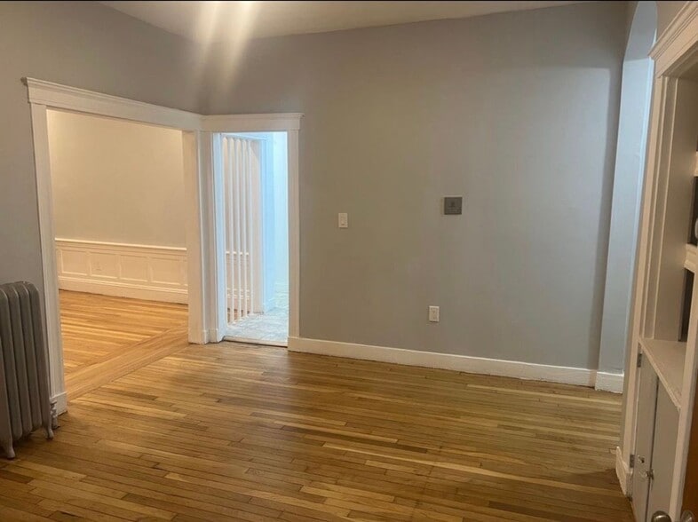 Building Photo - 31 Middleton St