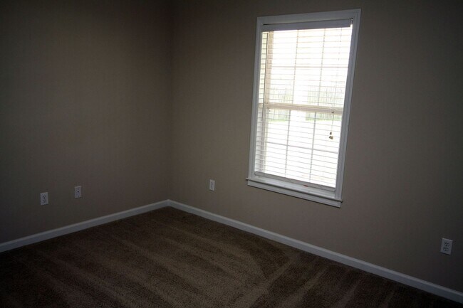 Building Photo - 344 Trent Rd