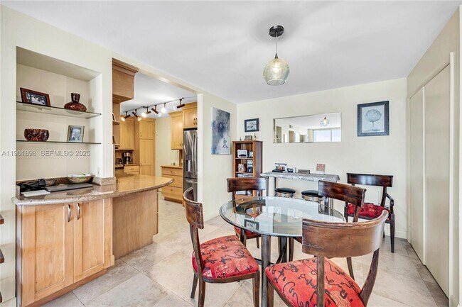 Building Photo - 11 Island Ave