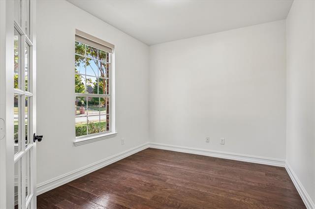 Building Photo - 1037 Everglades Dr