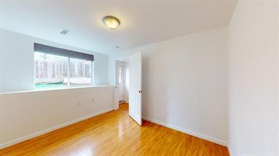 Building Photo - Spacious 6BR/5BA Single-Family Home in Par...