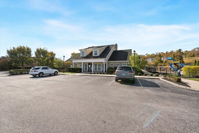 Building Photo - Beautiful 2BR/2.5BA Townhome in Byers Stat...