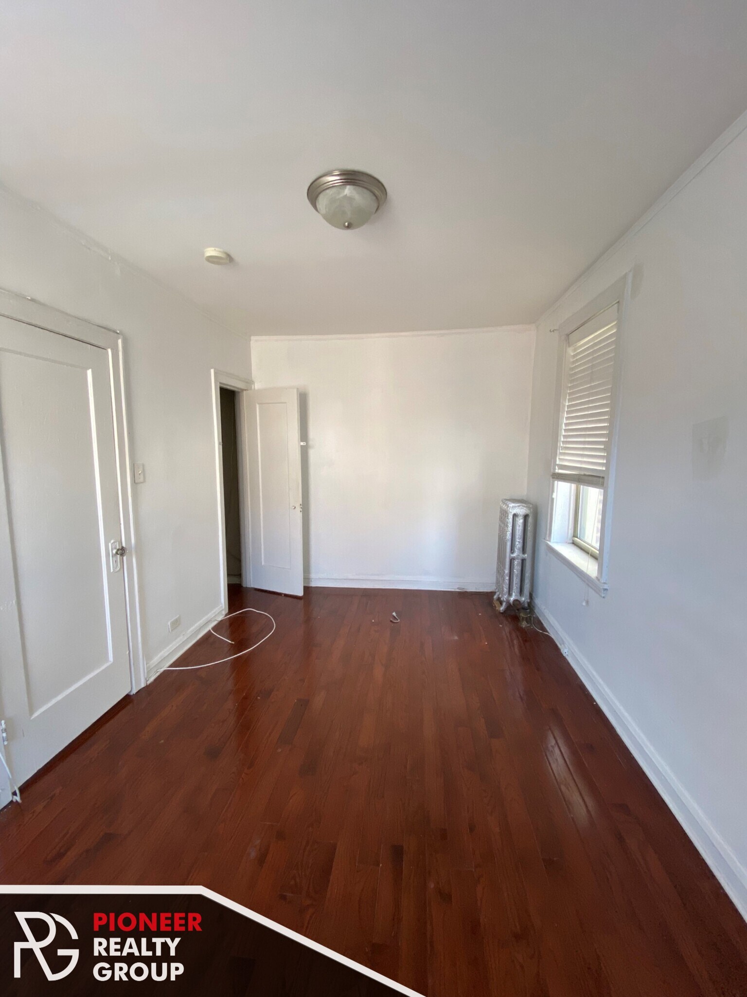 Building Photo - 546 W Surf St