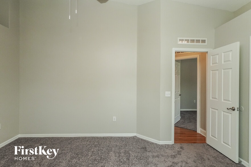 Building Photo - 2079 Hayfield Way