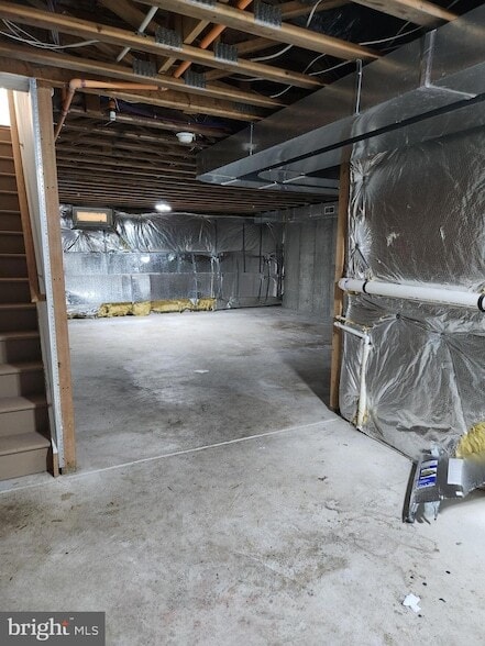 Building Photo - 302 Hidden Dr