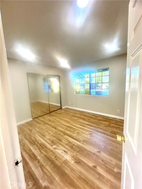 Building Photo - 525 S Main St