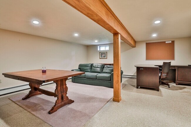 Building Photo - 24 Browns Ln