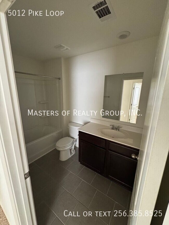 Building Photo - 5012 Pike Lp