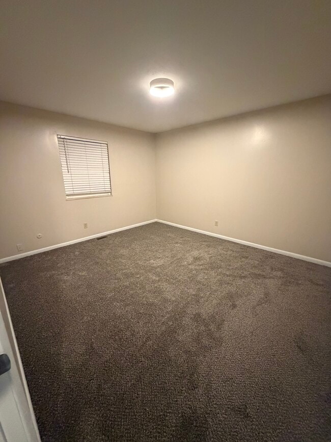 Building Photo - 4030 Redfern Dr