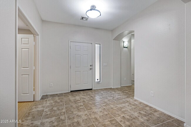 Building Photo - 11207 N 165th Ave