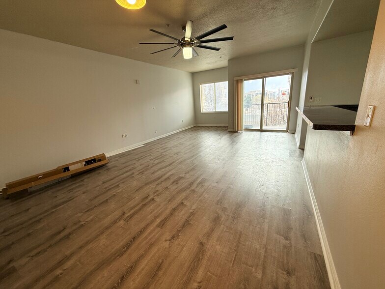 Building Photo - 175 Albion Village Way