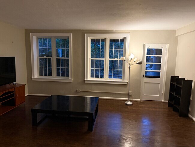 Building Photo - 601 Cleveland St