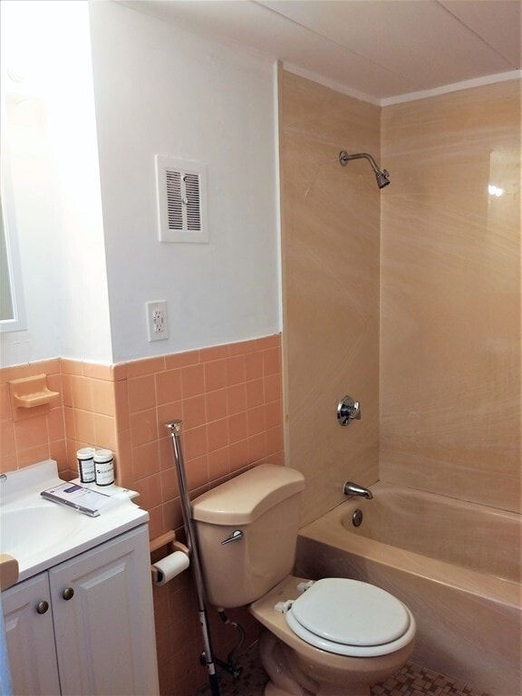 Building Photo - 18 Nelson Dr