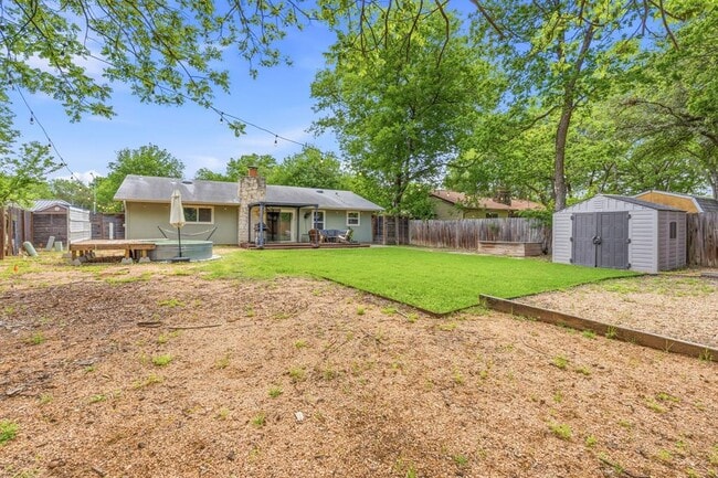 Building Photo - 5804 Brook Valley Dr