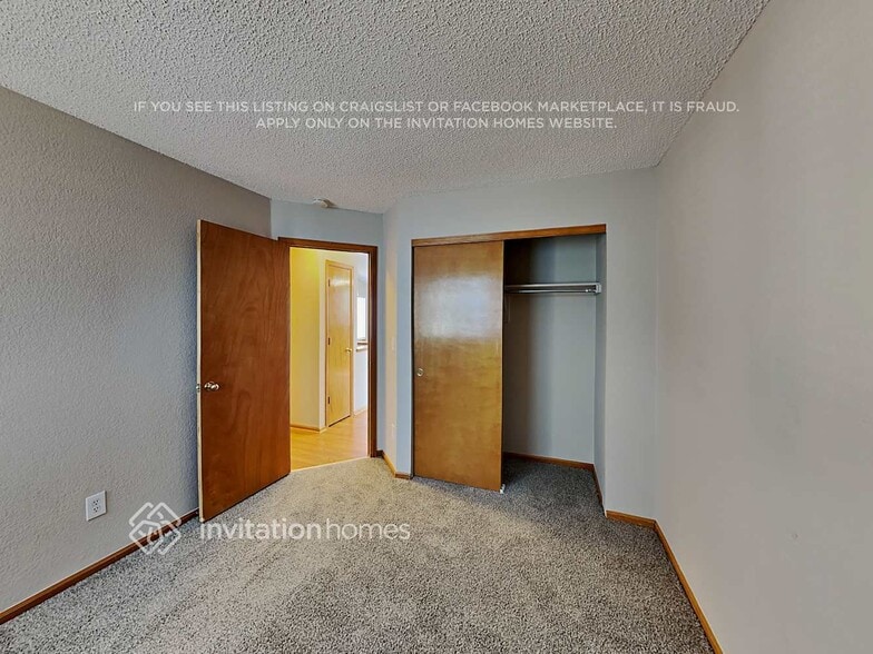 Building Photo - 8736 Greengrass Way