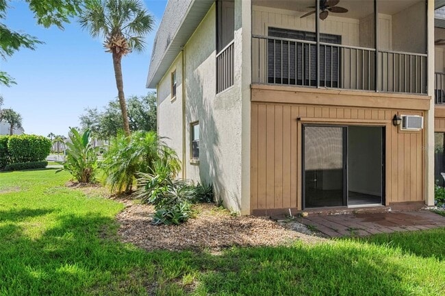 Building Photo - 275 Capri Cir N