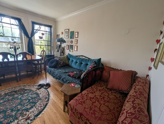 Building Photo - Newly Renovated 1 Bedroom in Rogers Park/L...