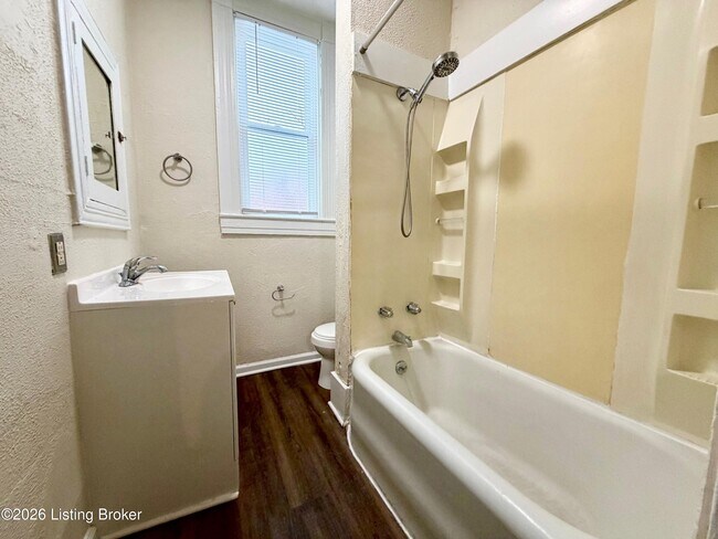 Building Photo - 2220 Payne St