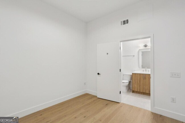 Building Photo - 567 Ponce De Leon Ave NE