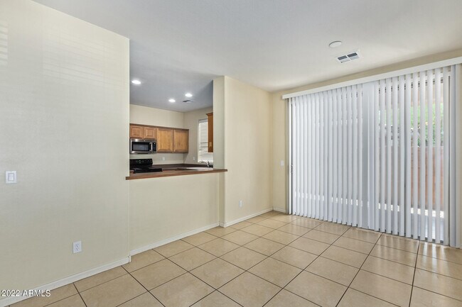 Building Photo - 13569 W Cypress St