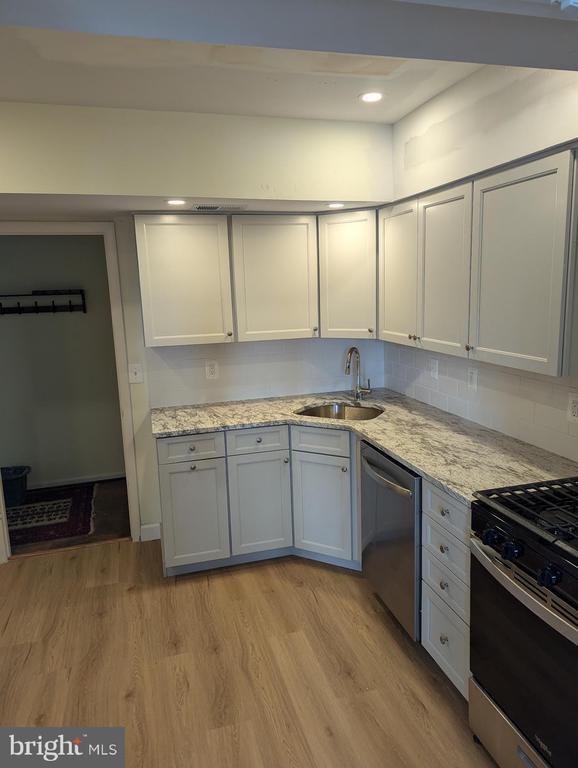 Building Photo - 103 Cross Keys Rd