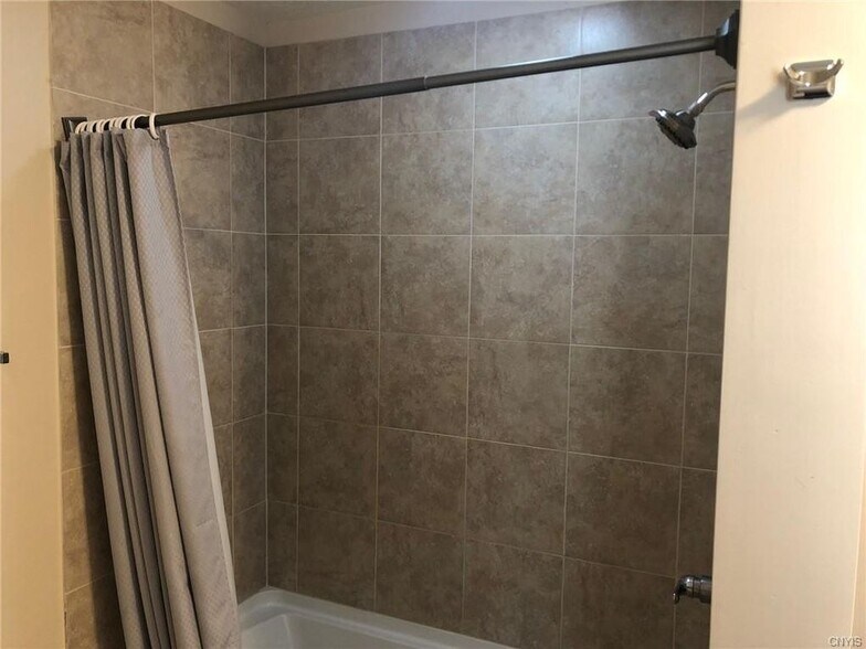 Building Photo - 18 Woodruff St