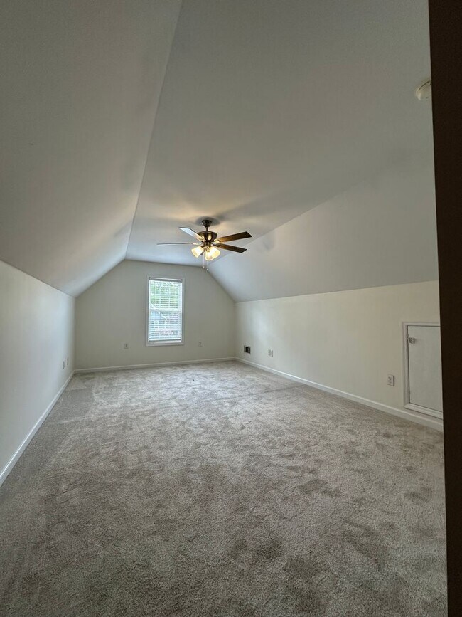 Building Photo - Move-In ready 3-bedroom 2-bathroom house on the Eastside