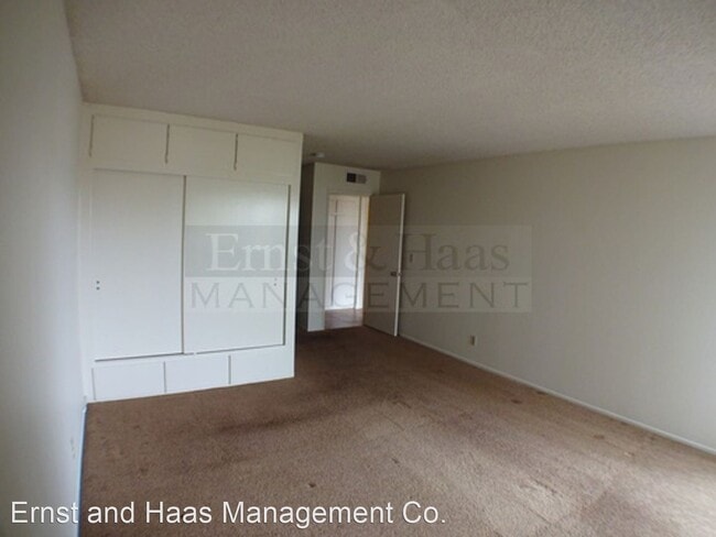 Building Photo - 2 br, 2 bath House - 2510 E. Willow  St. #204