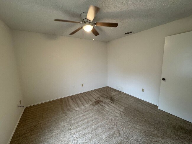 Building Photo - Midway ISD Duplex
