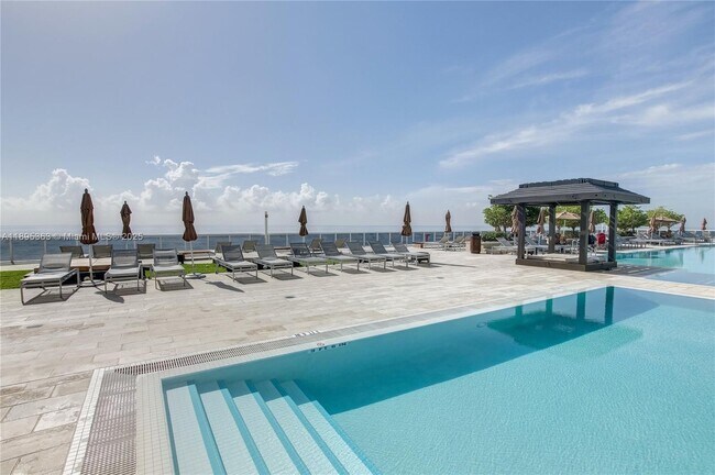 Building Photo - 1830 S Ocean Dr