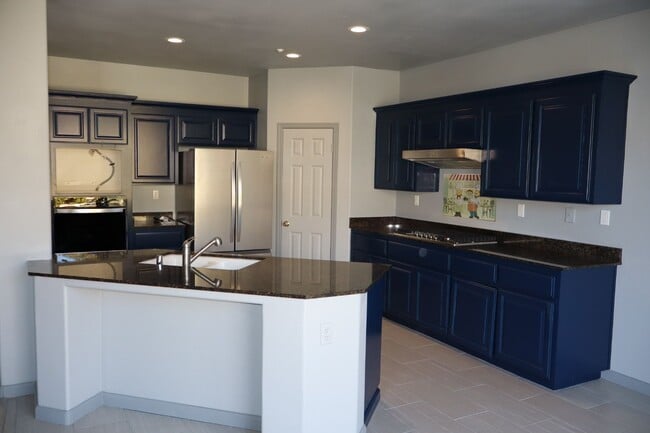 Building Photo - Spacious 5 Bedroom 3 Bath home in Harden Ranch