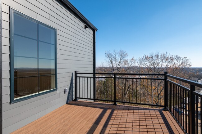Building Photo - 2900 Edwin Wy