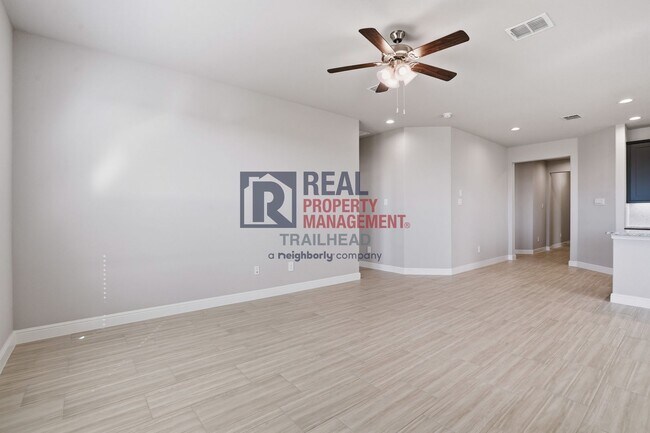 Building Photo - Inviting 4-Bedroom Home with Open Layout in Bella Vista