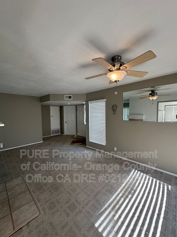 Building Photo - 23 Hollyhock Ln