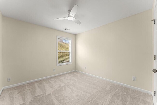 Building Photo - 5165 Sherwood Way