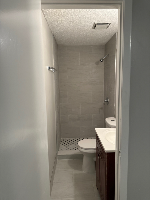 Building Photo - 1431 Raven Dr S