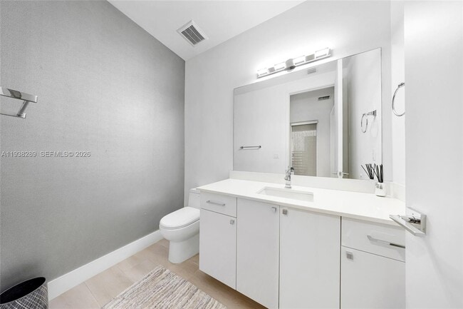 Building Photo - 817 NE 17th Way